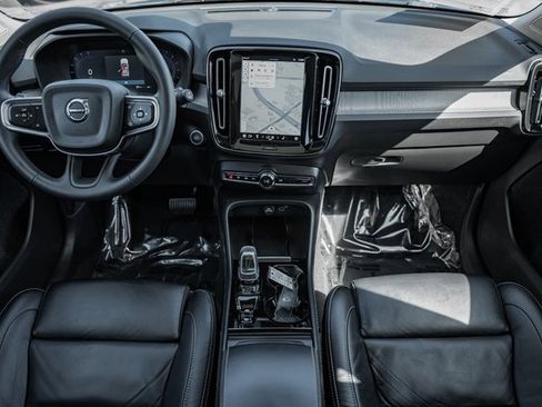 Certified 2023 Volvo XC40 B5 Plus w/ Driver Assist Package image 20