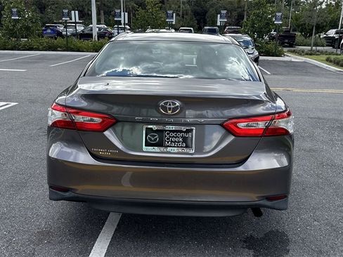 Used 2018 Toyota Camry L image 3