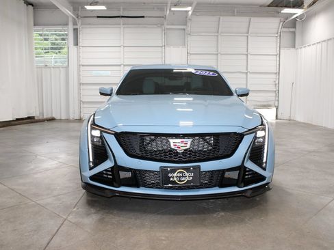 Used 2025 Cadillac CT5 V Blackwing w/ Carbon Fiber 1 Package RWD image 3
