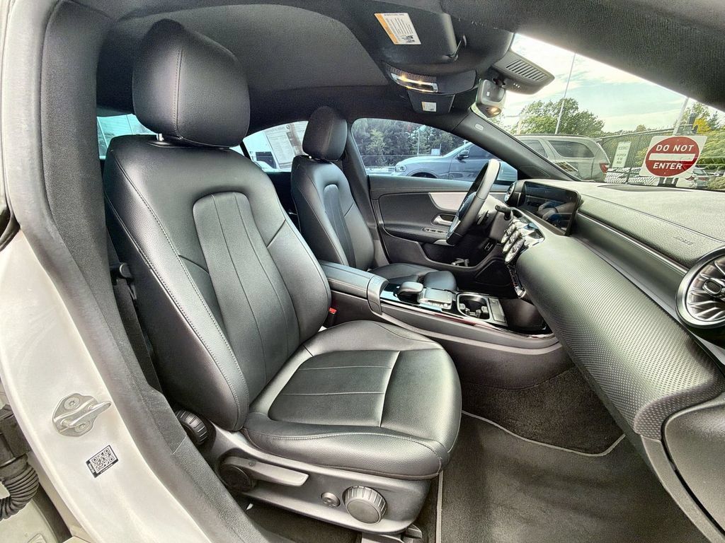 Used 2022 Mercedes-Benz CLA 250 4MATIC image 22