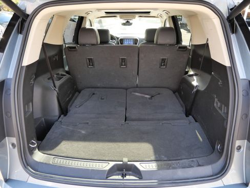 Used 2023 GMC Acadia Denali w/ Denali Ultimate Package image 14