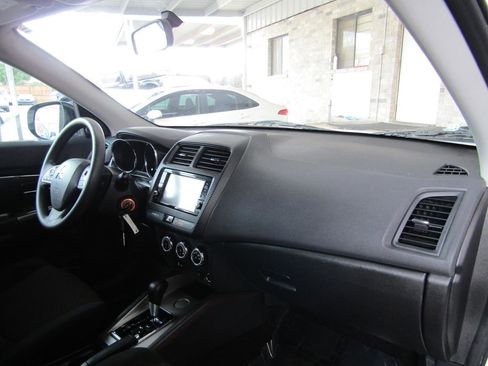 Used 2018 Mitsubishi Outlander Sport ES FWD image 10