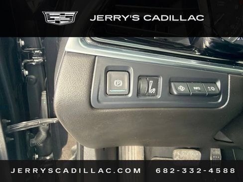 Used 2023 Cadillac XT6 Premium Luxury w/ Technology Package FWD image 13