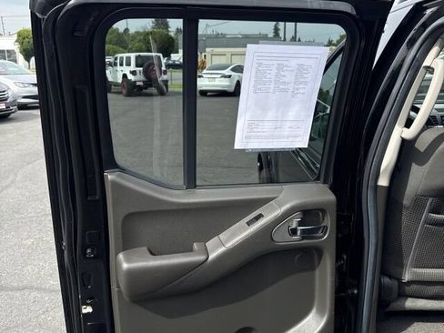 Used 2005 Nissan Frontier NISMO w/ (J01) Sunroof Pkg AWD/4WD image 10