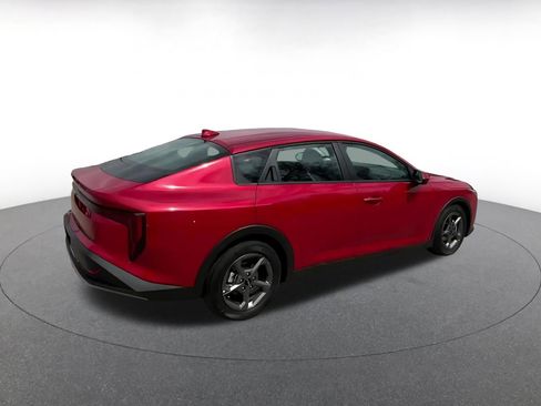 Used 2025 Kia K4 LXS image 15