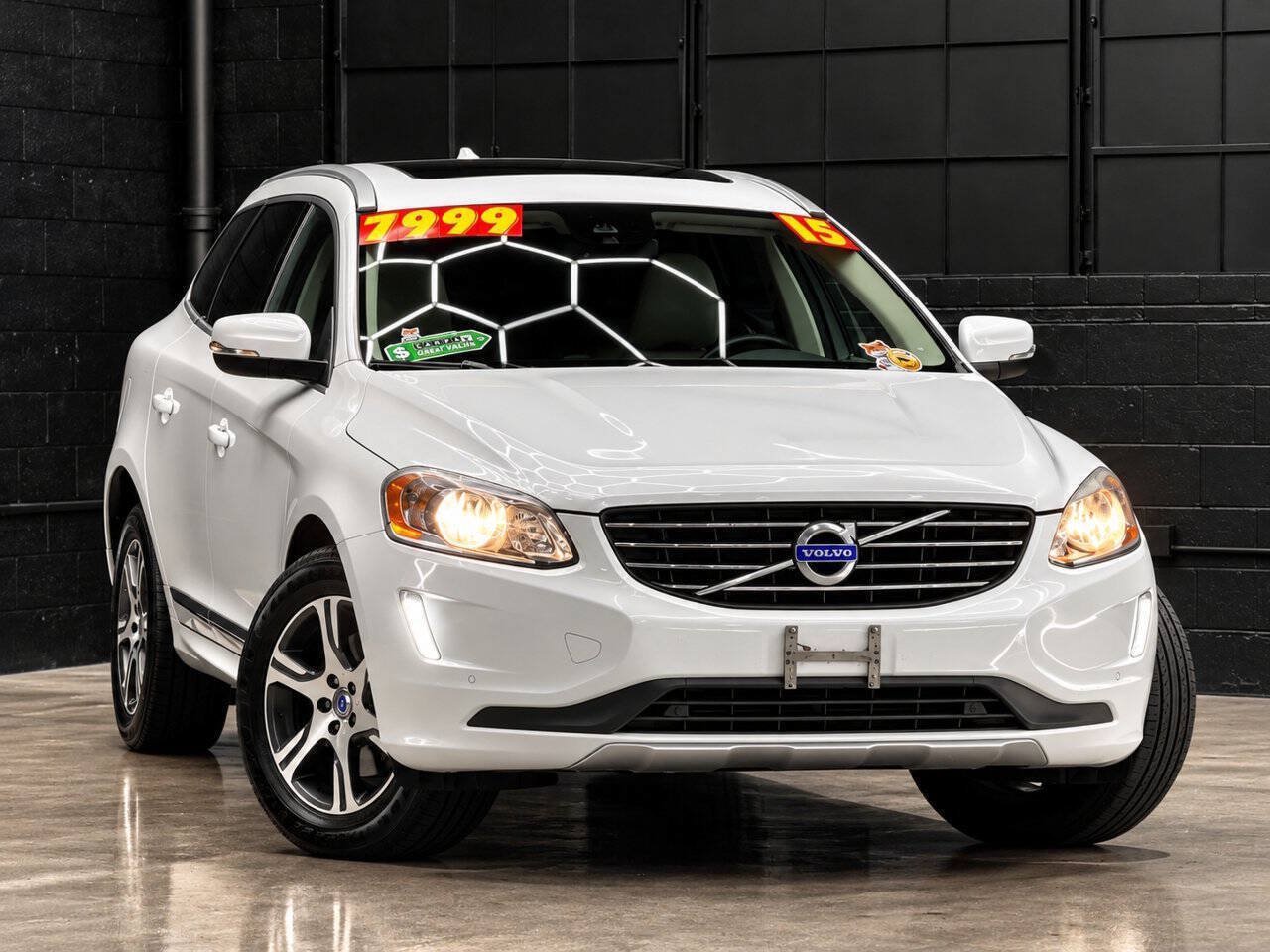 Used 2015 Volvo XC60 T6 AWD/4WD image 1