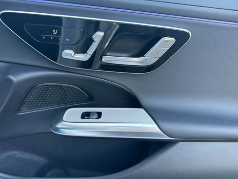Used 2025 Mercedes-Benz E 350 Sedan image 21