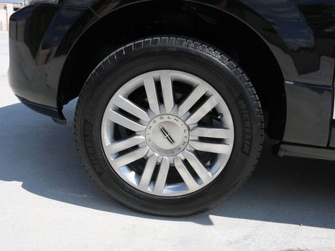 Used 2014 Lincoln Navigator 2WD image 60