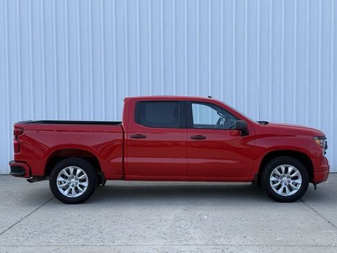 Used 2022 Chevrolet Silverado 1500 Custom image 3