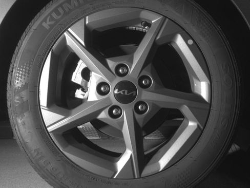 Used 2025 Kia K4 LXS image 15