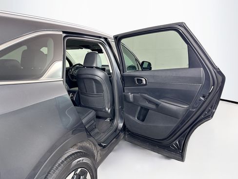 Used 2024 Kia Sorento S FWD image 30