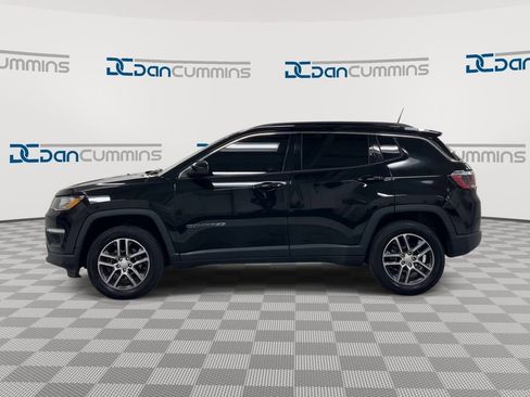 Used 2018 Jeep Compass Latitude w/ Popular Equipment Group AWD/4WD image 5