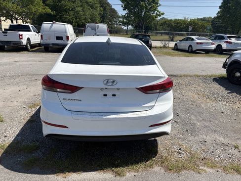 Used 2017 Hyundai Elantra SE image 10