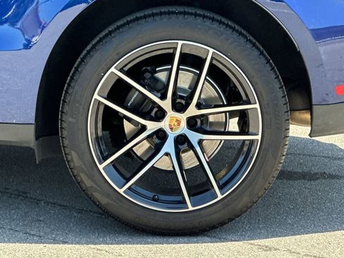 Used 2024 Porsche Macan AWD/4WD image 44