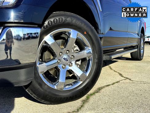 Used 2023 Ford F150 Lariat w/ Trailer Tow Package image 2