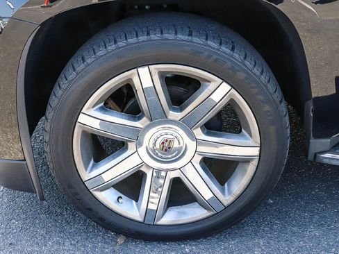 Used 2015 Cadillac Escalade Luxury AWD/4WD image 6