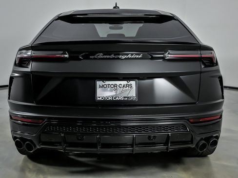 Used 2022 Lamborghini Urus AWD/4WD image 11
