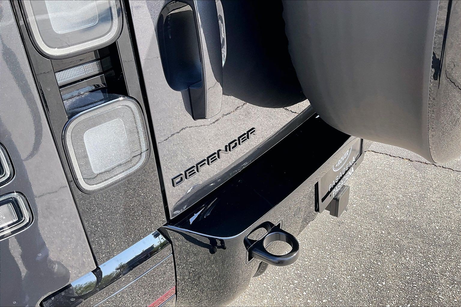 New 2026 Land Rover Defender 110 X-Dynamic SE AWD/4WD image 9