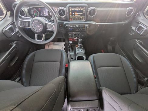 Used 2023 Jeep Wrangler Unlimited Rubicon 4xe AWD/4WD image 14