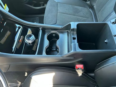 Used 2025 Jeep Grand Cherokee Altitude AWD/4WD image 17