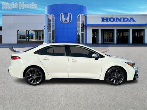 Used 2024 Toyota Corolla SE image 8