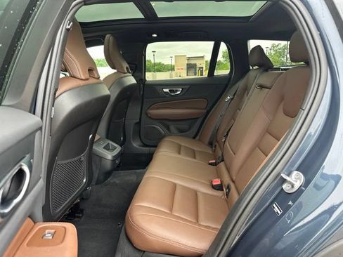 Certified 2025 Volvo V60 B5 Cross Country Plus AWD/4WD image 11
