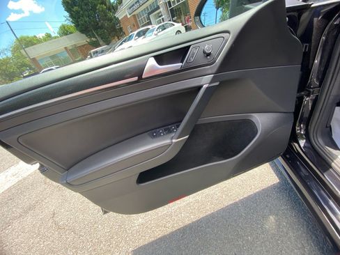 Used 2018 Volkswagen Golf R 4-Door AWD/4WD image 36
