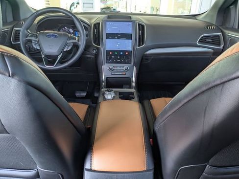 Used 2024 Ford Edge Titanium w/ Titanium Elite Package AWD/4WD image 4