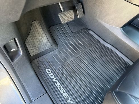 Used 2023 Honda Odyssey EX-L image 17