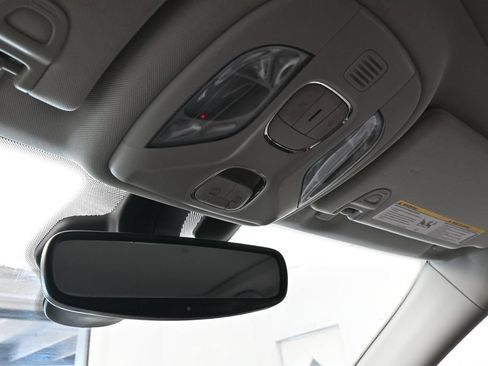 Used 2020 Jeep Compass Latitude FWD image 23
