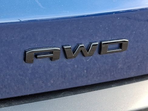 Certified 2023 GMC Acadia SLT w/ Elevation Edition image 36