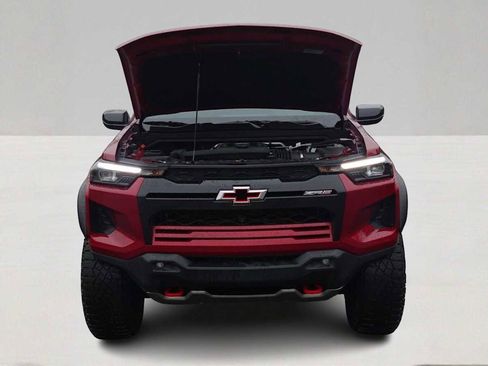 Used 2024 Chevrolet Colorado ZR2 w/ Technology Package image 11