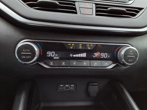 Used 2020 Nissan Altima 2.5 SV image 10