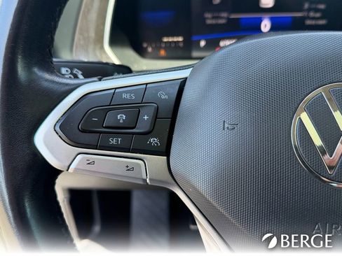 Used 2022 Volkswagen Jetta SE w/ Panoramic Sunroof Package FWD image 34