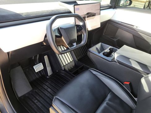 Used 2024 Tesla Cybertruck Cyberbeast image 23