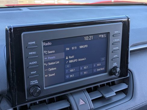 Used 2019 Toyota RAV4 LE image 22