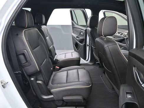 Used 2023 Chevrolet Traverse Premier w/ Redline Edition image 16