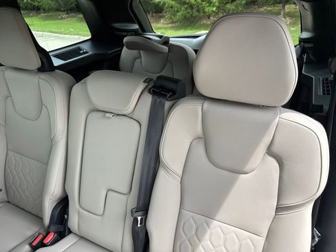 New 2026 Volvo XC90 B6 Plus w/ Protection Package Premier AWD/4WD image 22