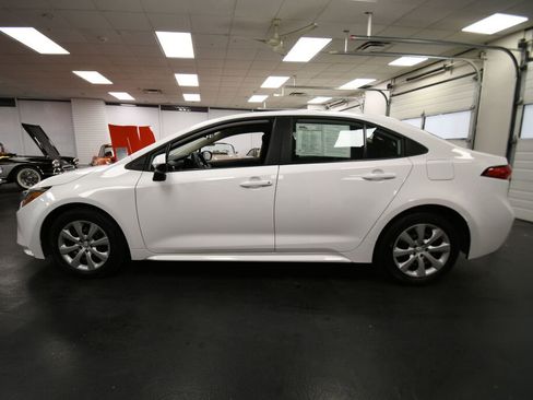 Certified 2024 Toyota Corolla LE image 4