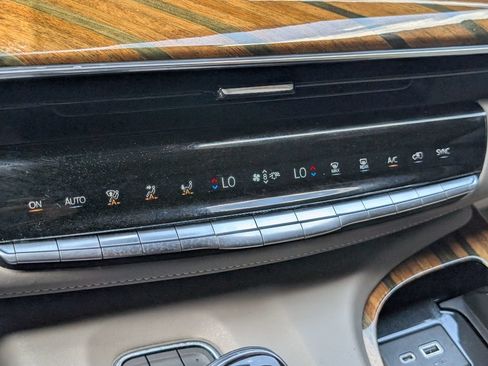 Used 2021 Cadillac Escalade Sport Platinum RWD image 22