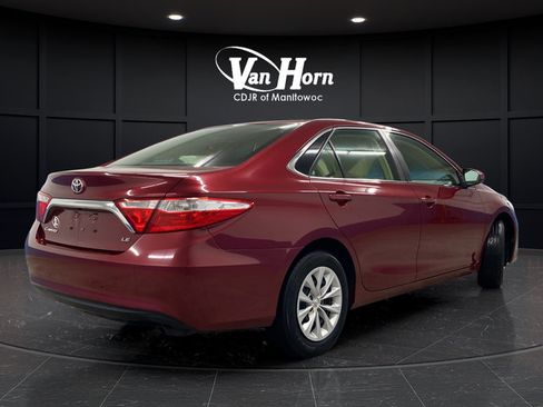 Used 2016 Toyota Camry LE FWD image 7