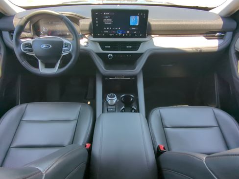 Certified 2025 Ford Explorer Active w/ Active Comfort Package RWD image 13