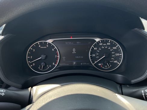 Used 2025 Nissan Altima 2.5 SV FWD image 37