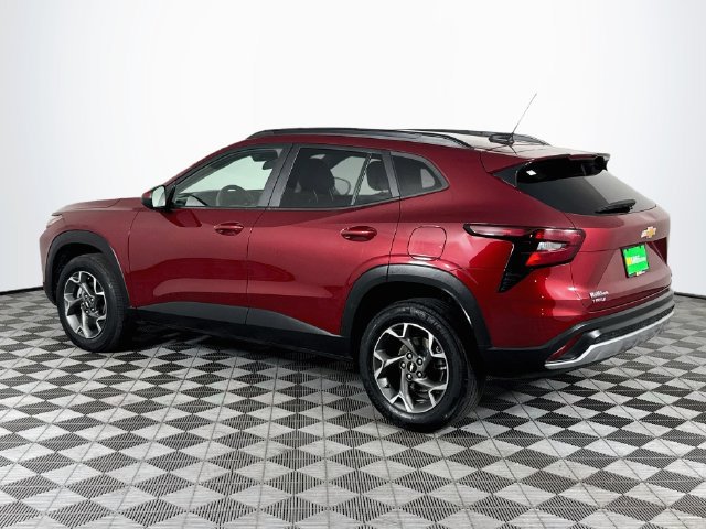Used 2024 Chevrolet Trax LT FWD image 6