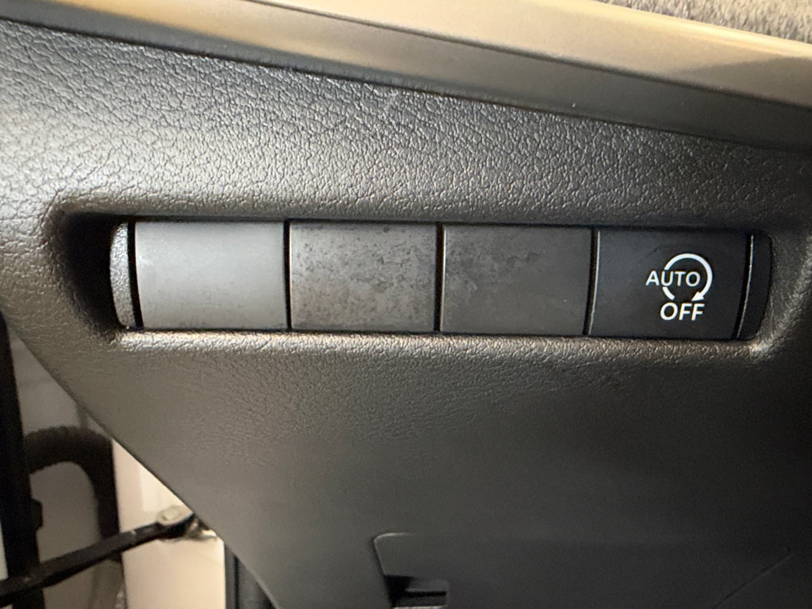Used 2025 Nissan Kicks SV w/ SV Premium Package FWD image 27
