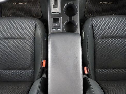Used 2016 Subaru Outback 2.5i Premium image 24