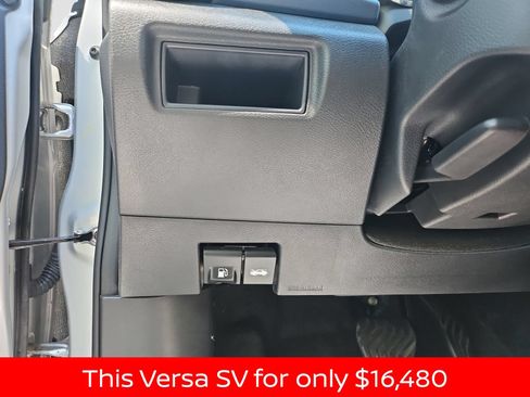 Used 2025 Nissan Versa SV FWD image 25