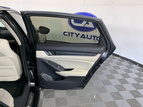 Used 2018 Honda Accord EX image 35