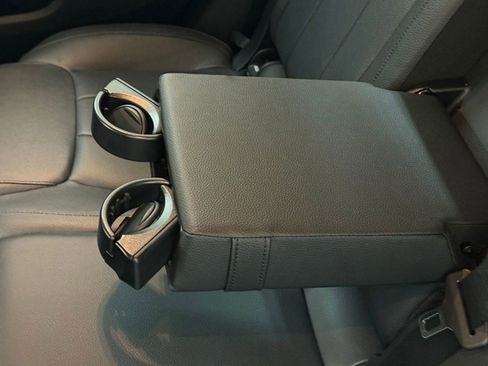 Used 2020 Mercedes-Benz GLB 250 image 42