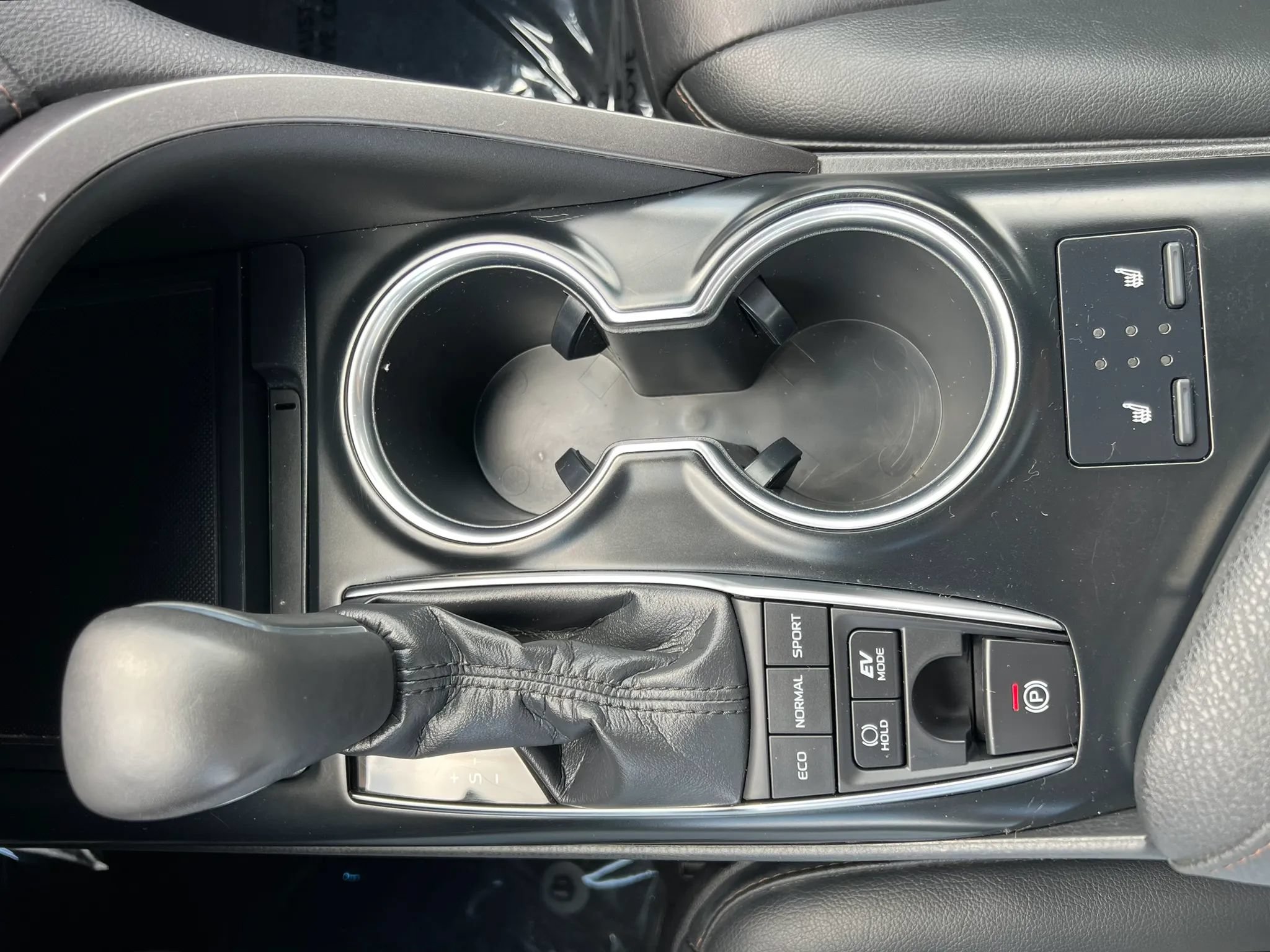 Used 2018 Toyota Camry XLE FWD image 28